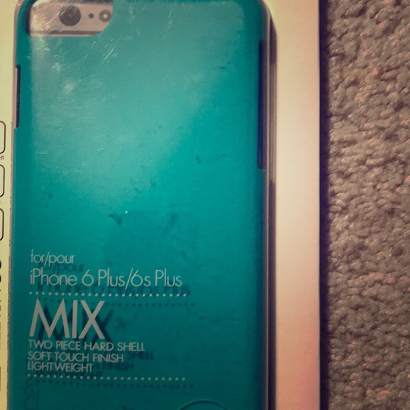 iPhone 7plus case comes with earpod case - Picture 1 of 3